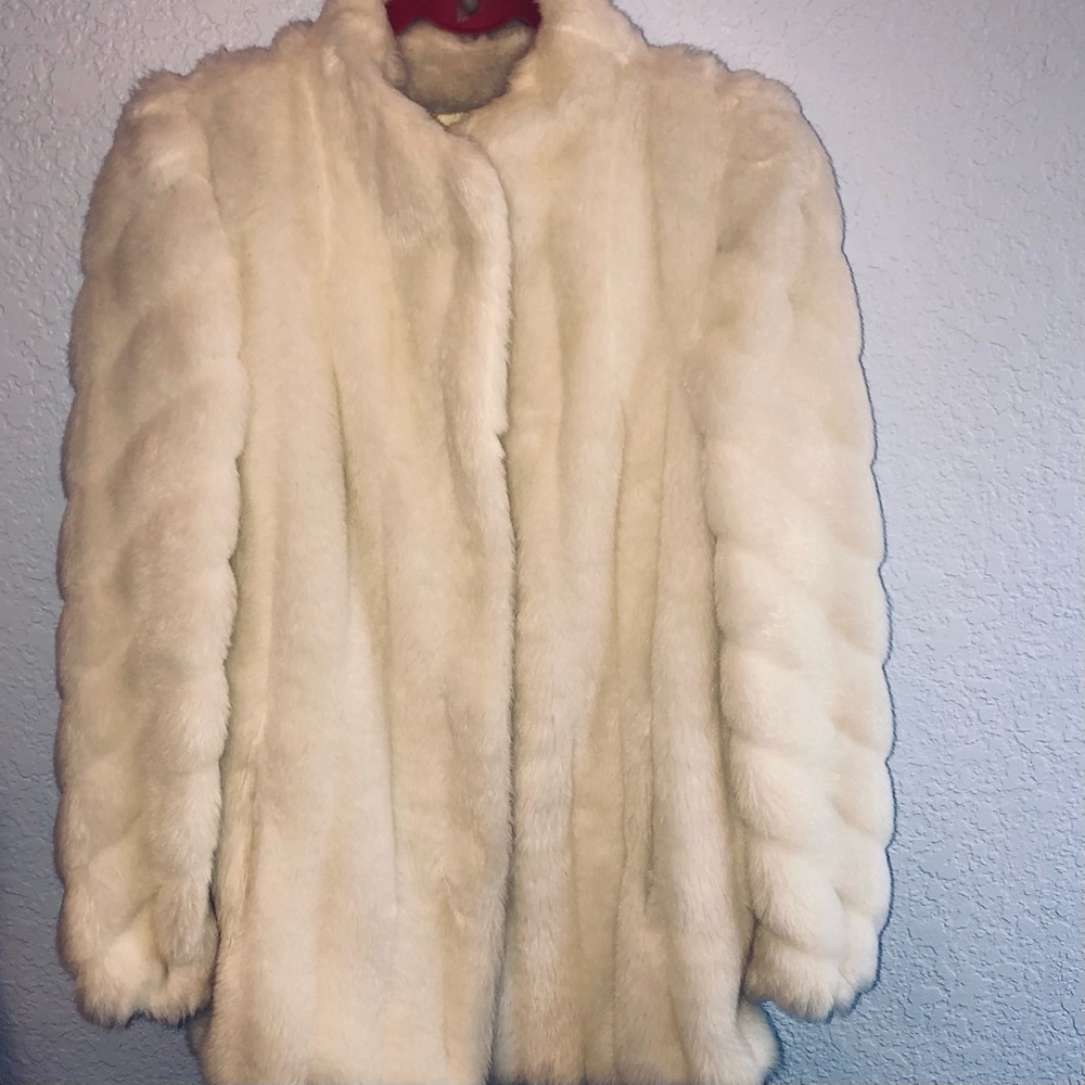 True vintage fully lined Hollywood glam faux fur ivory white coat gorgeous GUC!
